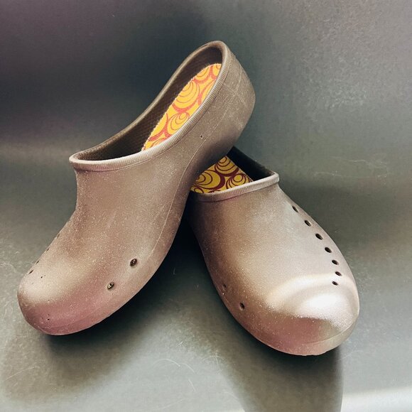 Crocs Tully Clogs in Espresso Brown - Picture 12 of 12